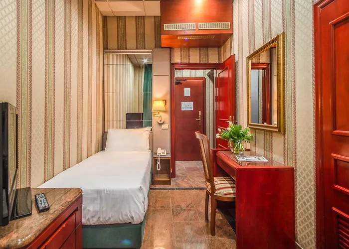 Castro Pretorio Easy Rooms
